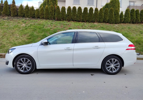 Peugeot 308 cena 43500 przebieg: 126150, rok produkcji 2017 z Rzeszów małe 667